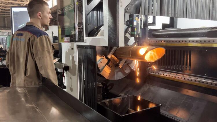 Лазерная резка труб