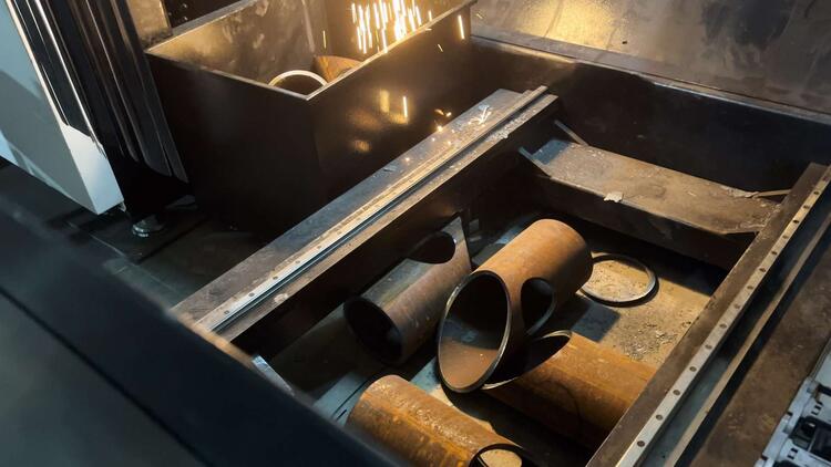 Лазерная резка труб