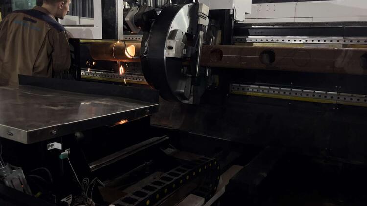 Лазерная резка труб