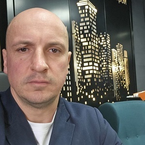 Адамович Рустам Султанович (директор)